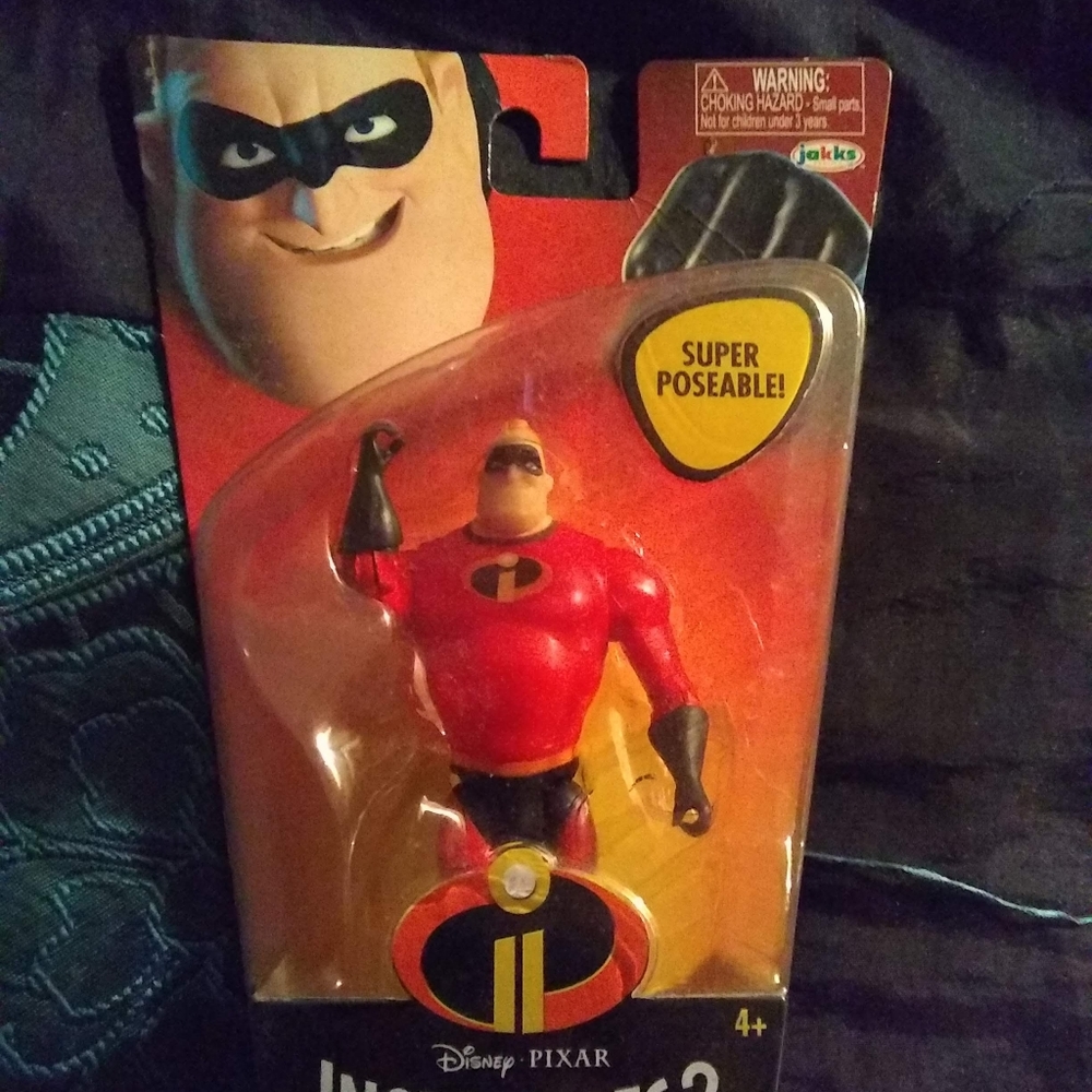 Incredibles 2. Mr Incredible 4" Disney super dad